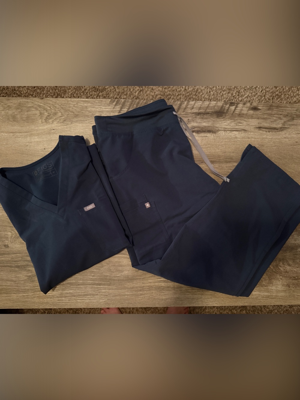 Women’s FIGS Caribbean blue medium top large petite bottoms